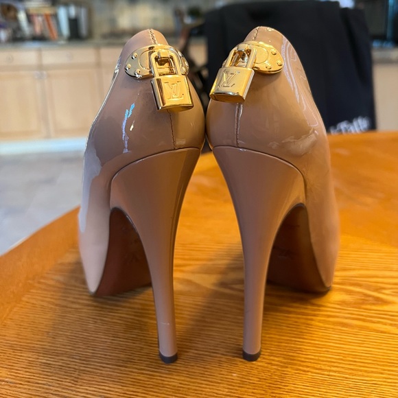 Louis Vuitton Amarante Oh Really Pumps - Picture 3 of 5